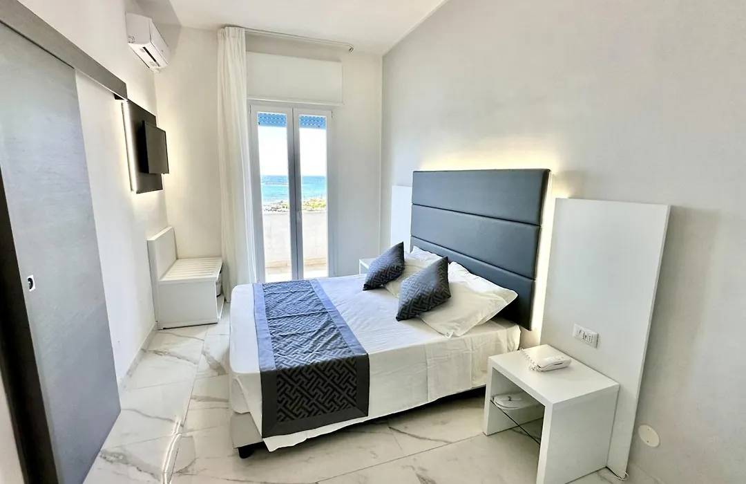Hotel Blu-1